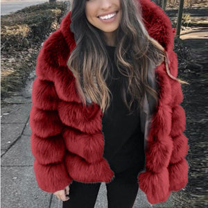 Women's Fur Coat Is Popular In Europe And America