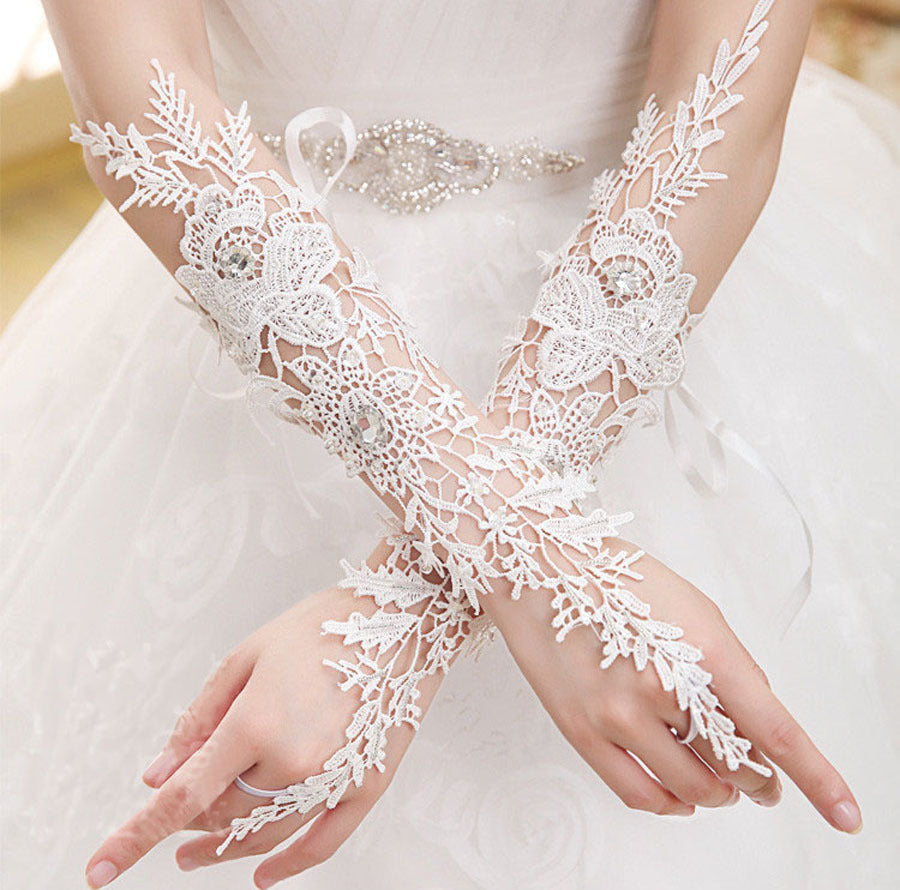 Bride wedding gloves