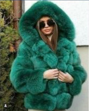 Women's Fur Coat Is Popular In Europe And America