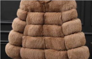 Women's Fur Coat Is Popular In Europe And America