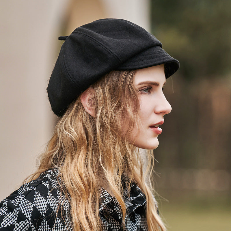 Short Brim Beret Artistic Dome Black Panel