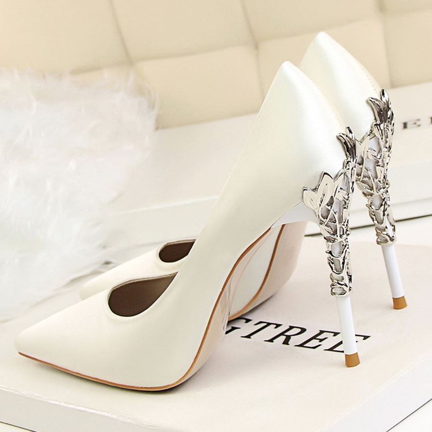 Female host bridesmaid stiletto pointed wedding shoes