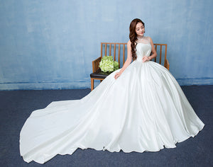 wedding dress bride married Korean version of the satin big tail studio wedding dress