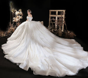 Off White Wedding Dress With Starry Sky New Bride's Fluffy Skirt Looks Slimmer