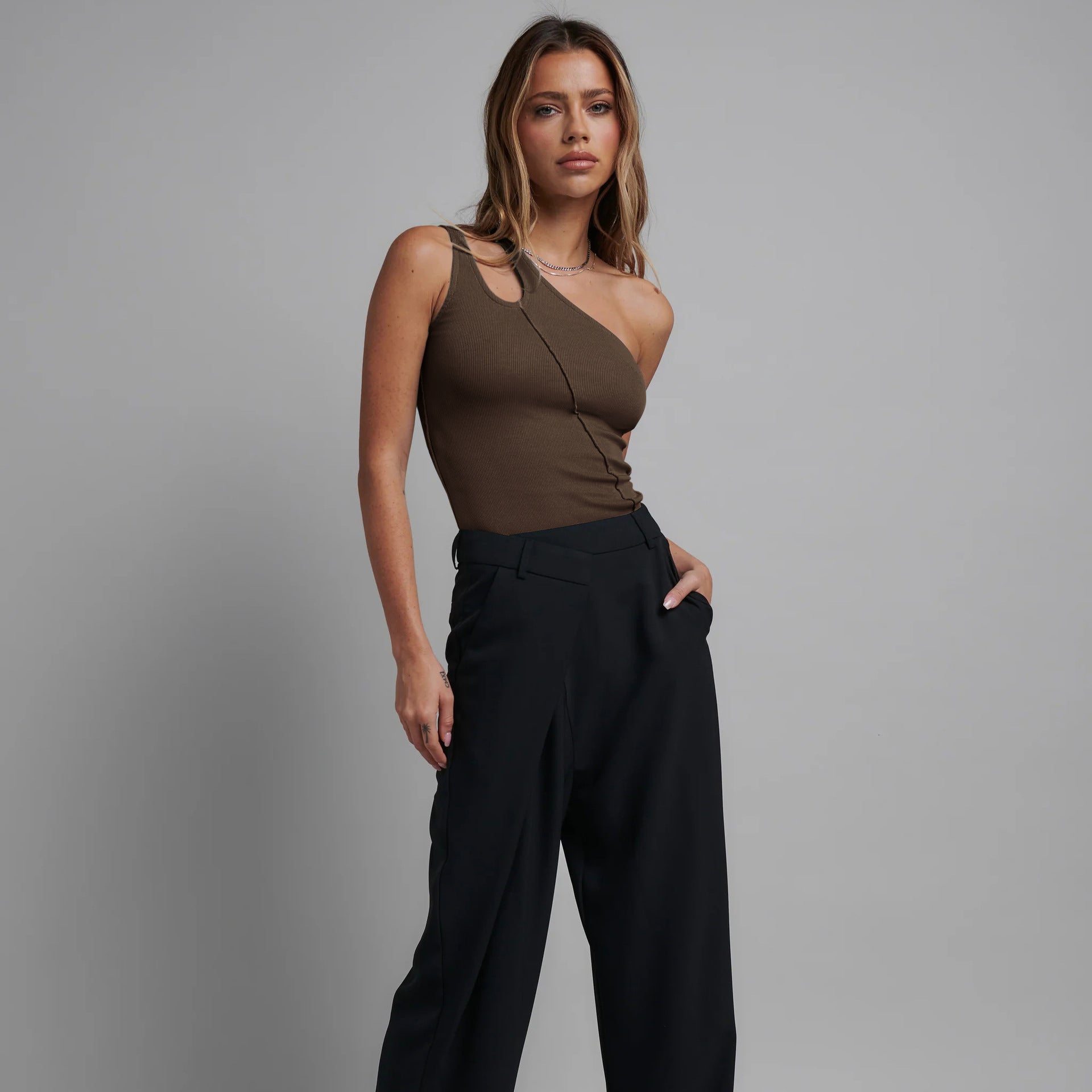 Women's single shoulder threaded knit tight jumpsuit