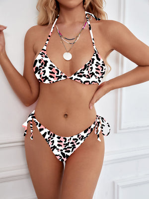 Strapping Triangular Split Bikini Swimsuit